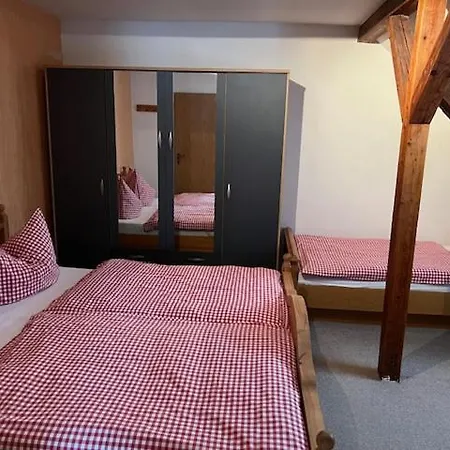 Daire Frischhuette *